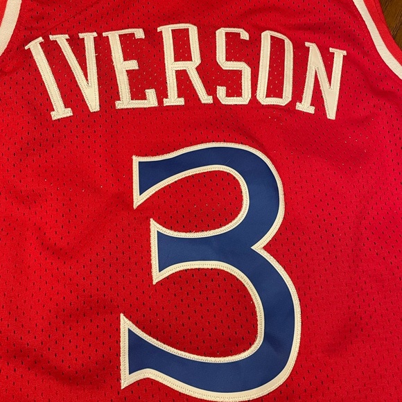 Allen Iverson Philadelphia 
76ers Mitchell & Ness 
Swingman 96-97 Jersey XL - Picture 7 of 7